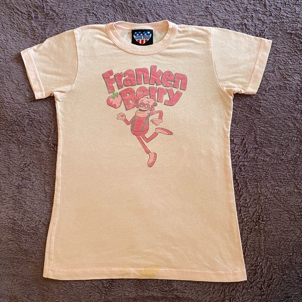 *VINTAGE* FRANKEN BERRY PINK TEE - A MUST HAVE FOR YOUR COLLECTION